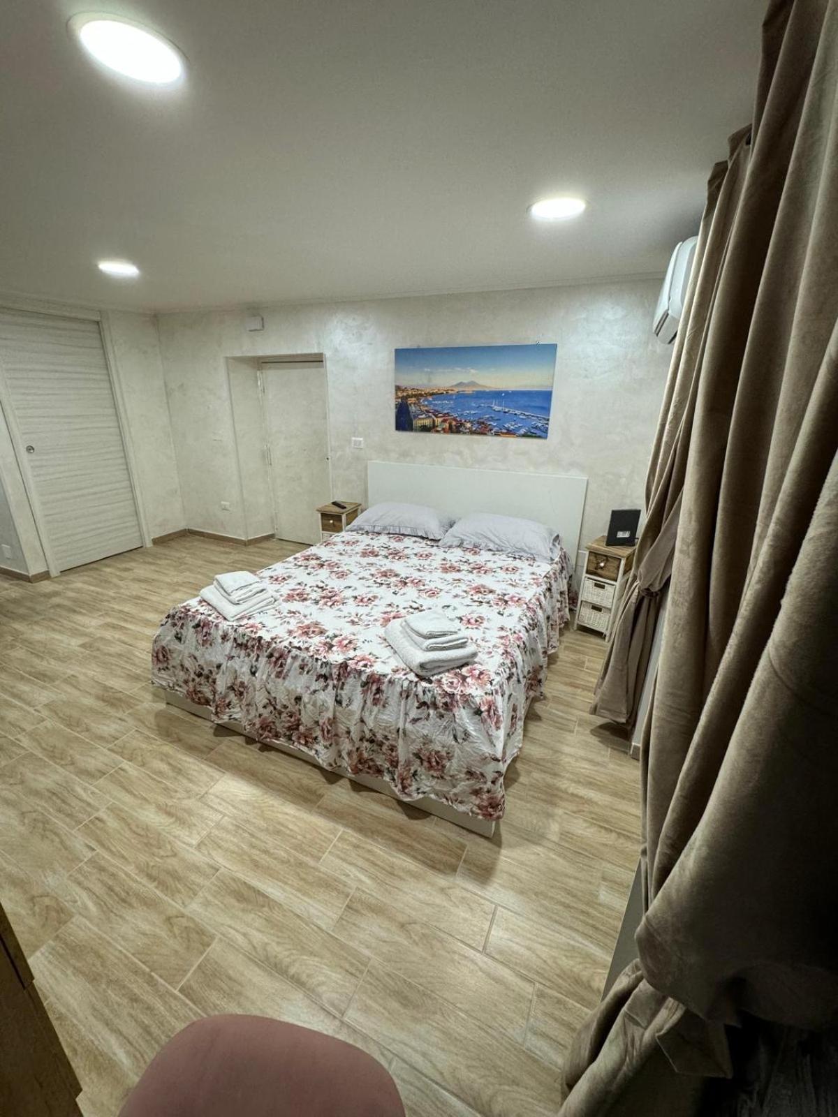 Spezzano House * Naples